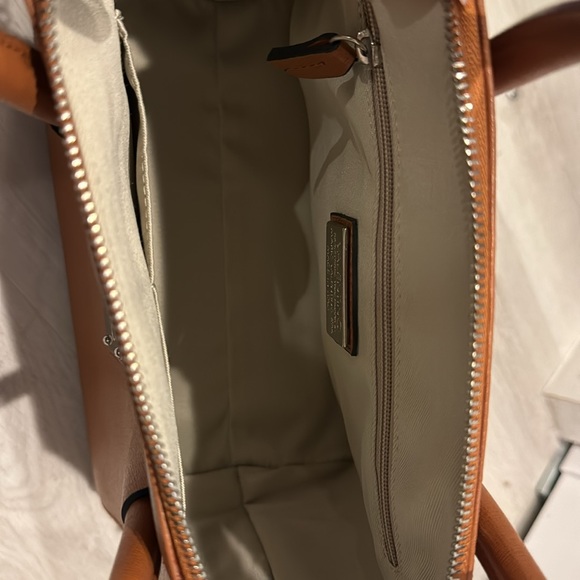 Valentino Milano Leather Tote Bag W/paper credentials and clean inside like new. - Picture 7 of 13